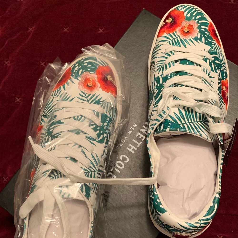 Techni-Cole Sneakers